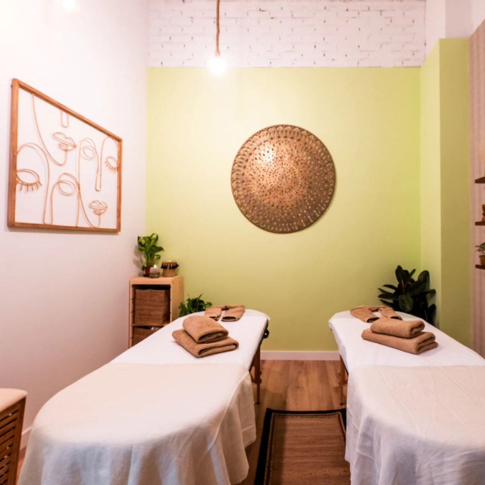 Amazônia Massage-masajes y fisioterapias-Milla de Oro-Barrio Salamanca-imagen-2
