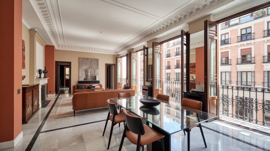 Interior de vivienda reformada por estudios de arquitectura en el Barrio de Salamanca